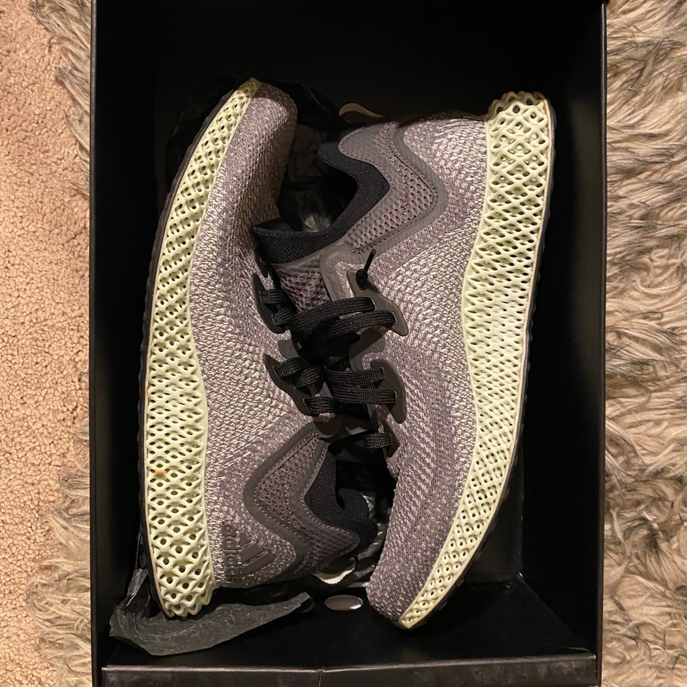Adidas Alphaedge 4D LTD size 9.